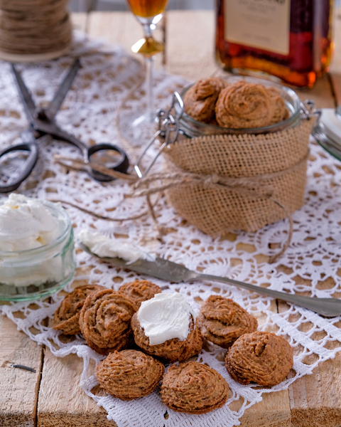 amaretti biscuits