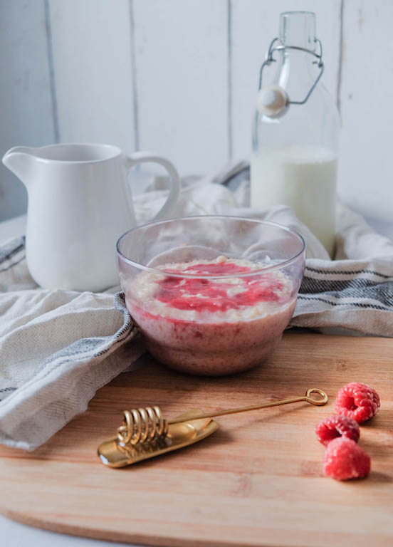 SCOTTISH PORRIDGE WITH RASPBERRY COULIS