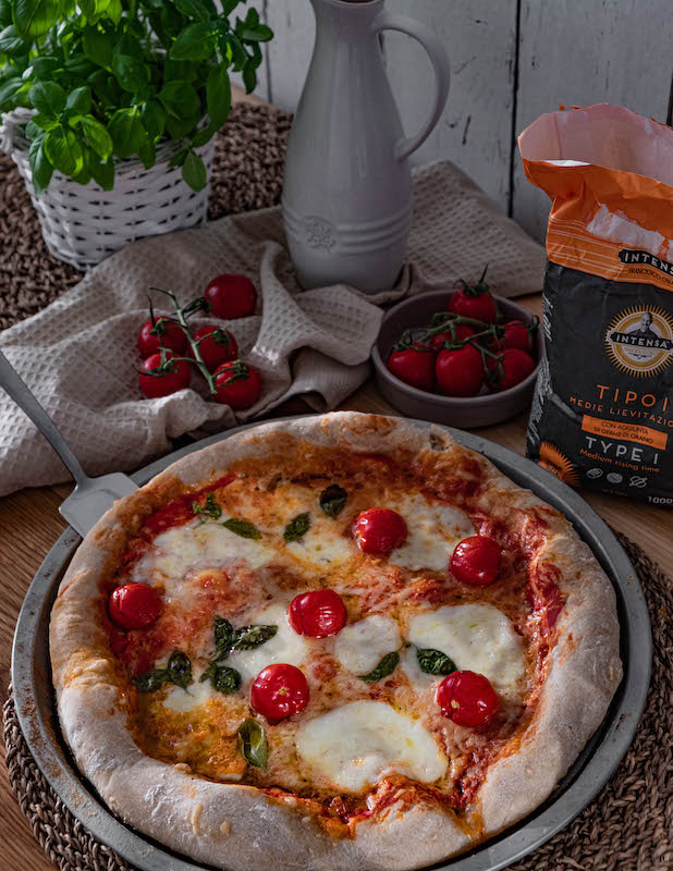 EASY MADE AT HOME NEAPOLITAN PIZZA
